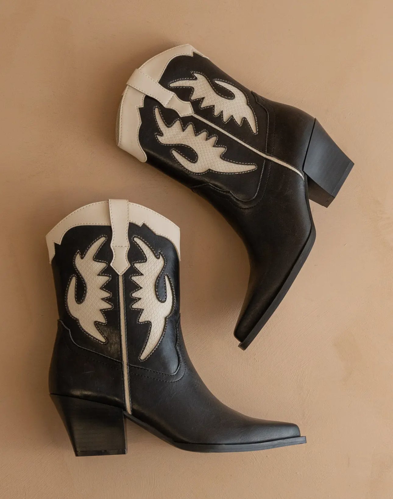 The Houston Black | Layered Panel
Cowboy Western Boot