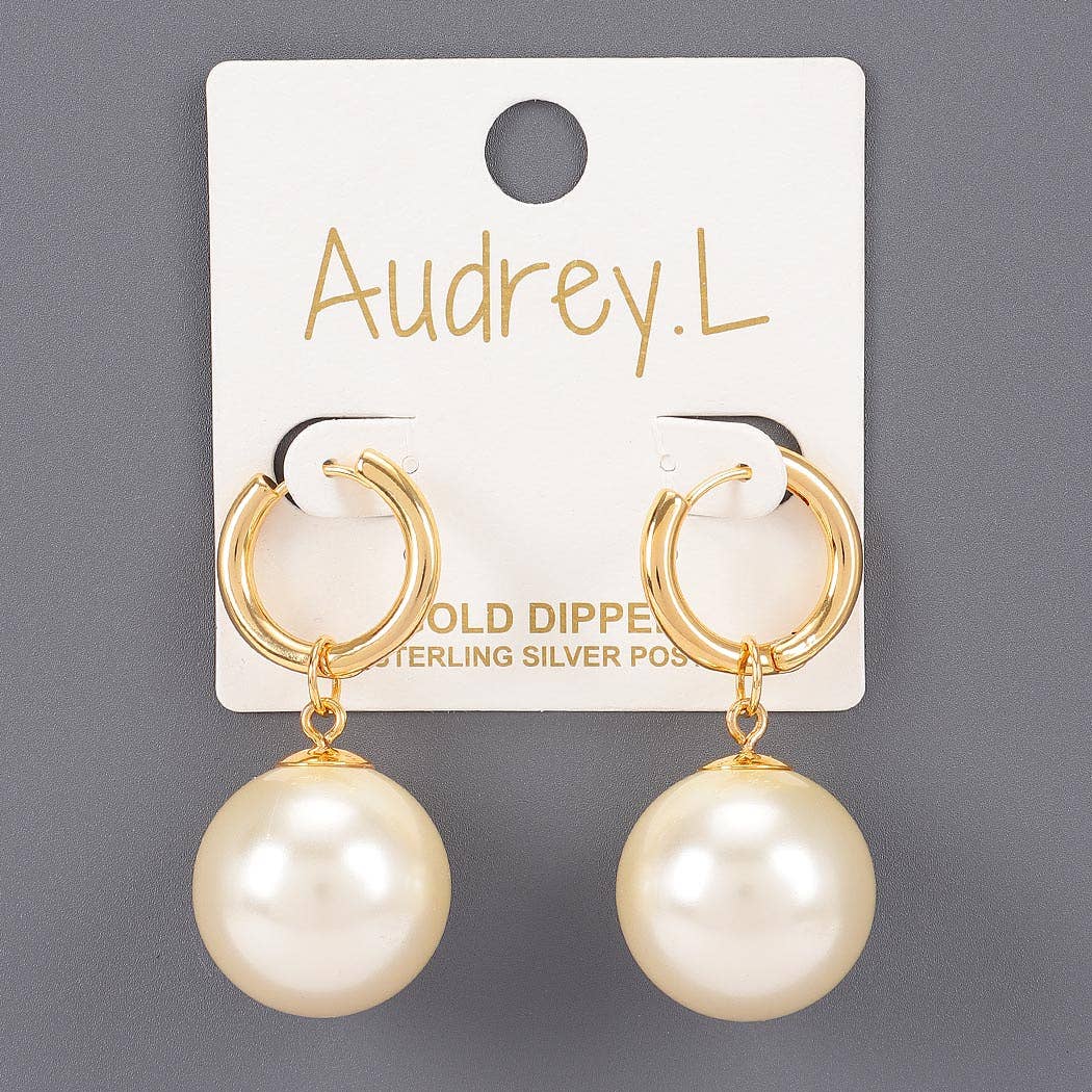 Metal Pearl Earring