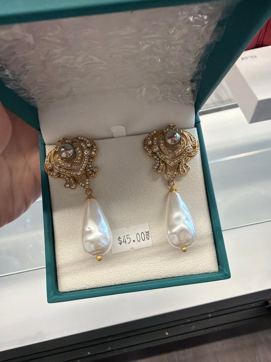 Pearl earrings, drop bridal earrings, gold wedding earrings