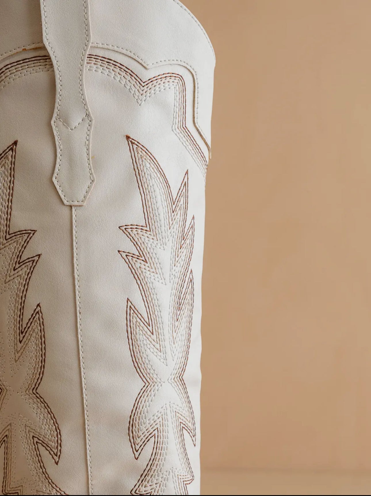 The Ainsley White | Embroidered Cowboy
Western Boot