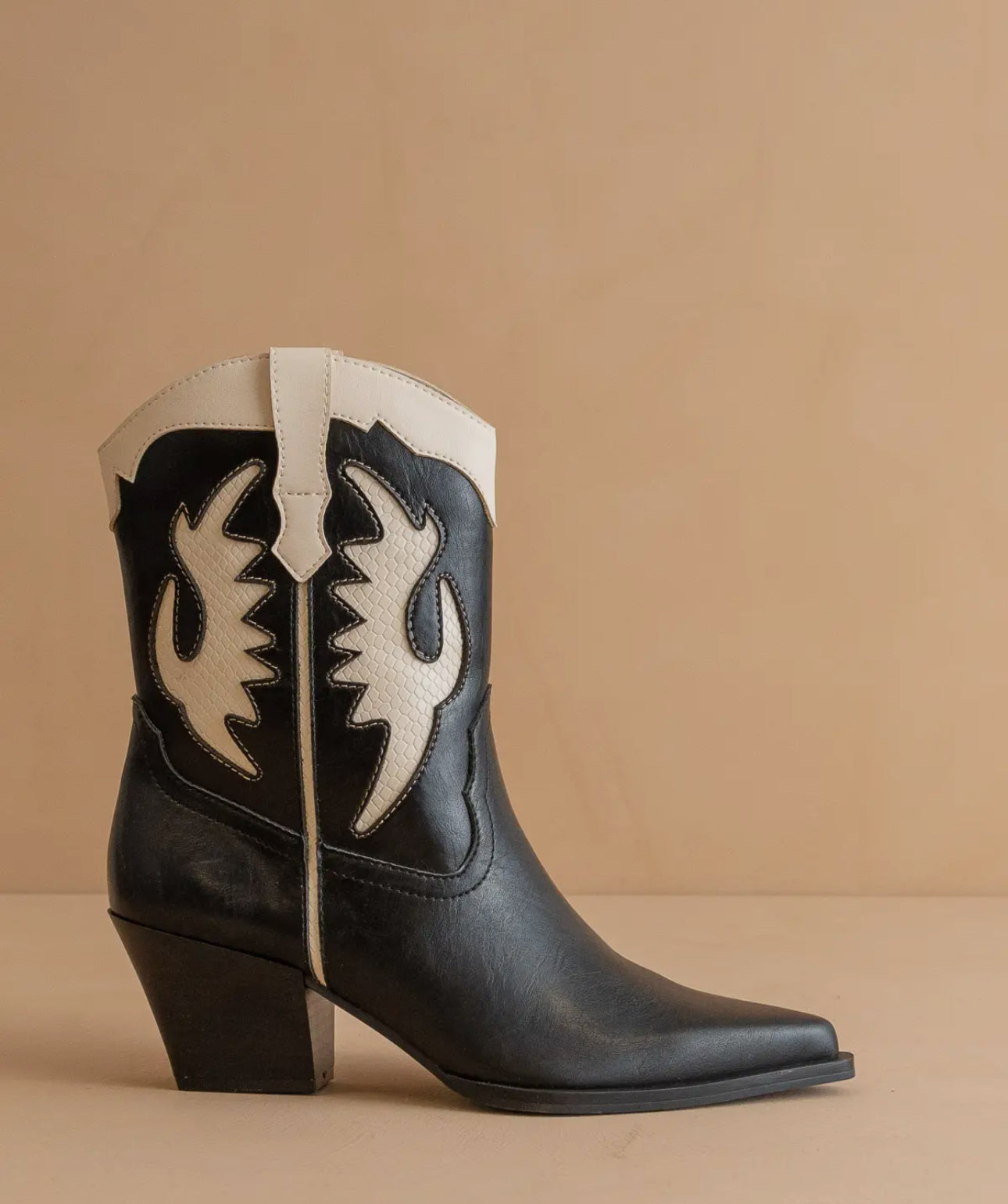 The Houston Black | Layered Panel
Cowboy Western Boot