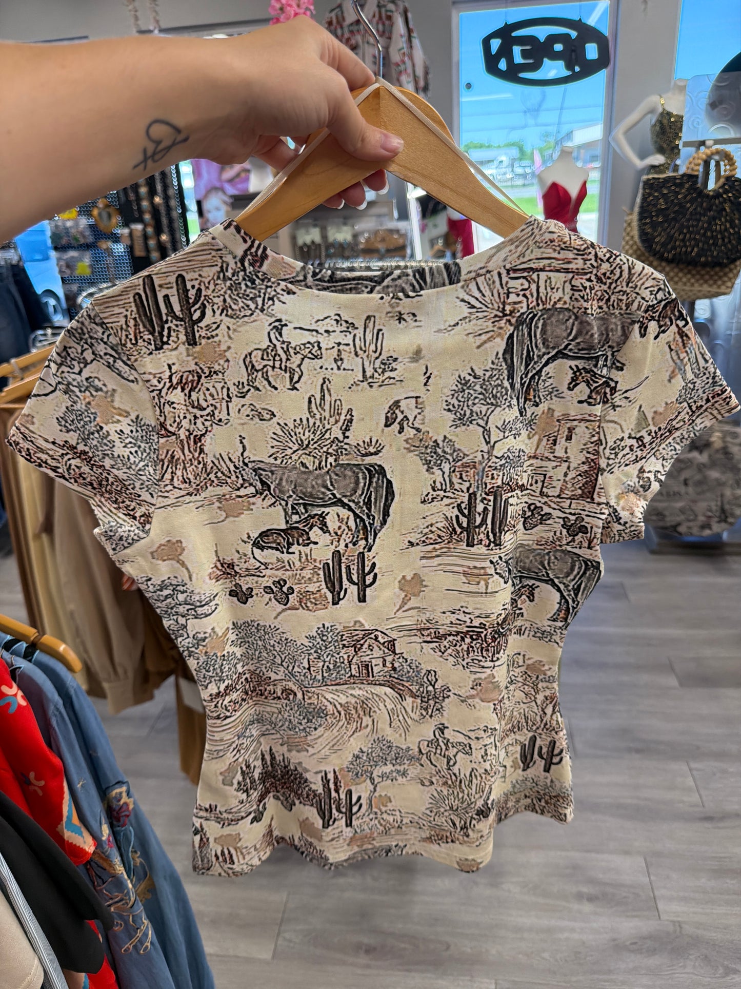 Western Vintage Toile Fitted Tee: SAND
