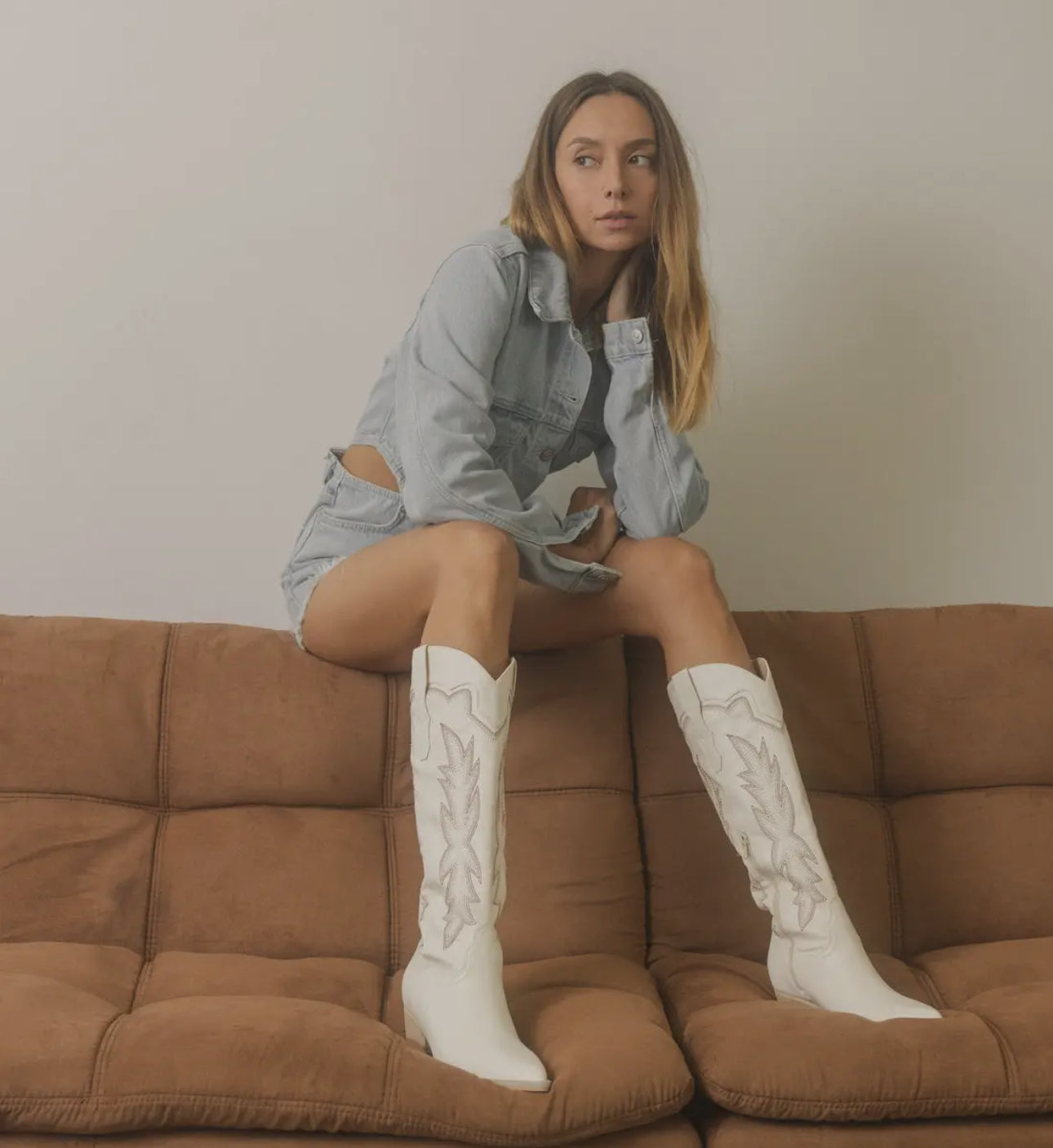 The Ainsley White | Embroidered Cowboy
Western Boot