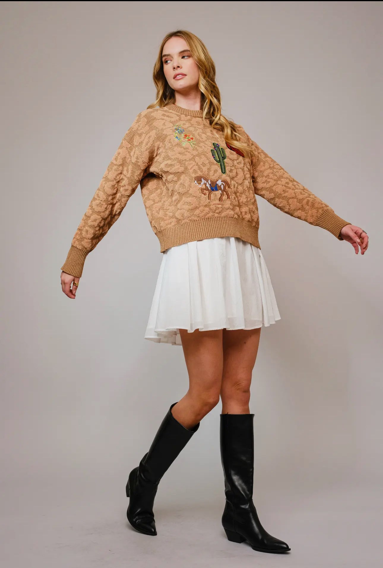 Leopard Western Patch
Crewneck Sweater