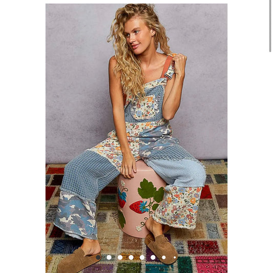 Animal Printed Floral Print Frayed Edge
Twill Woven Overalls