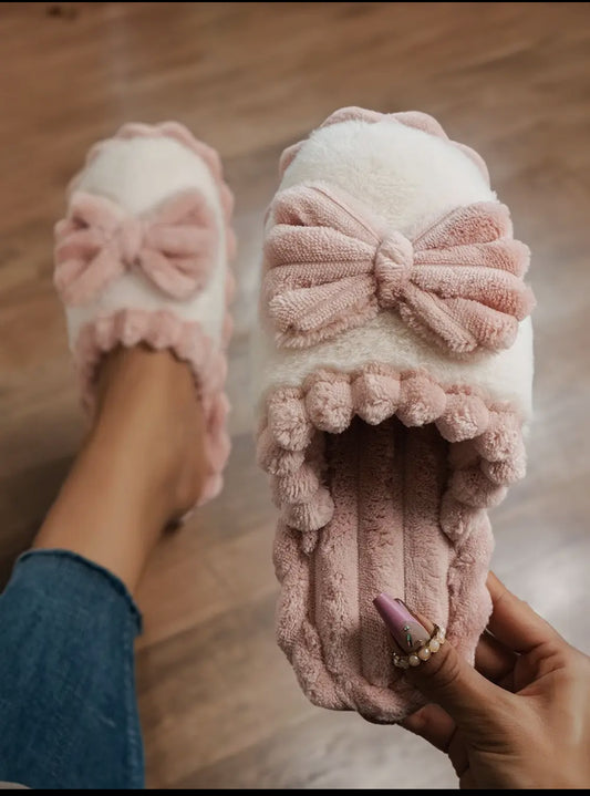 Bow Decor Color Block Ribbed
Plush Slippers