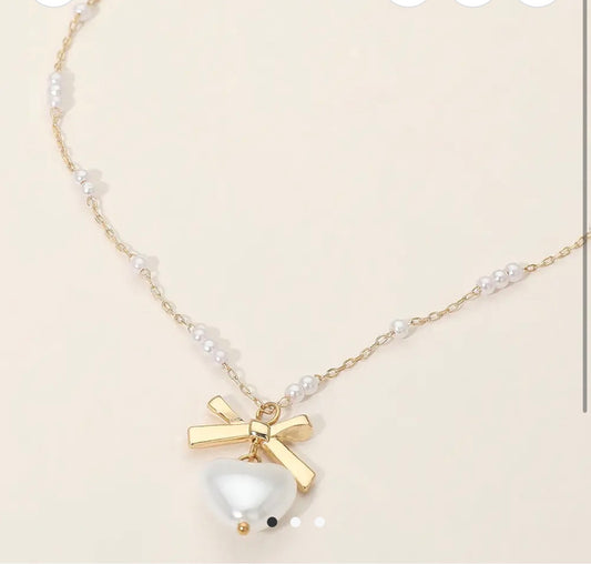 Bow Pearl Heart Pendant Pearl Bead
Station Necklace