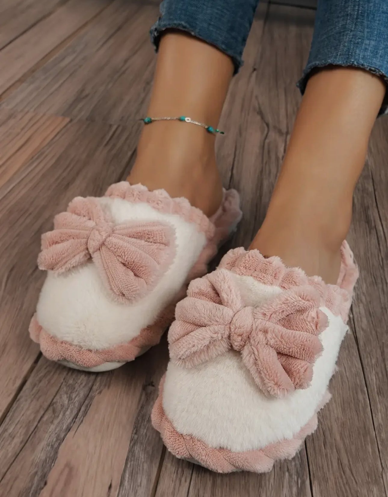 Bow Decor Color Block Ribbed
Plush Slippers